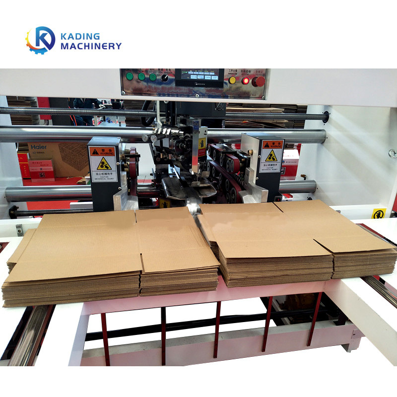 Mesin Jahit Kotak Bergelombang Terkomputerisasi PLC Untuk Karton Bergelombang Dengan Platform Pengangkat